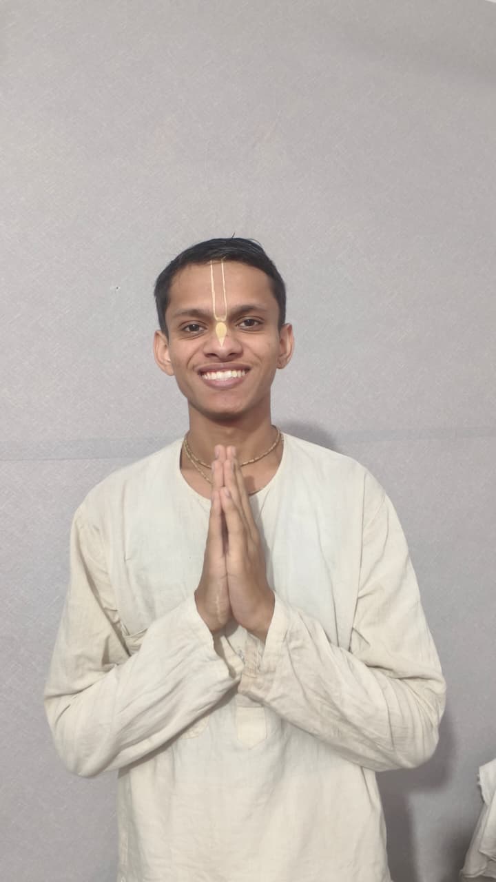 Yoga Teacher Teaching Online Class 3